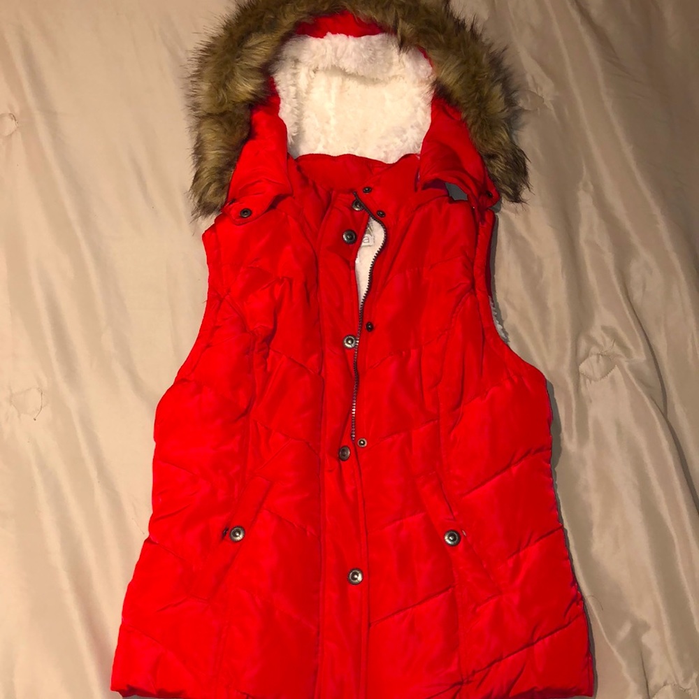 Women’s super soft red coat vest size M
